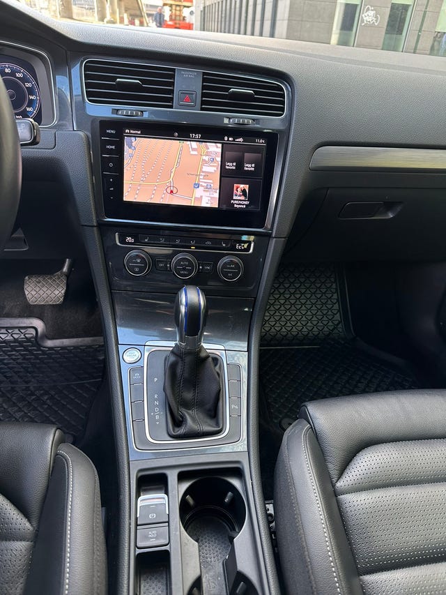 2018 VOLKSWAGEN GOLF - 12