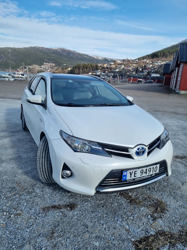 SB1ZS3JE10E041161 2013 TOYOTA AURIS-2