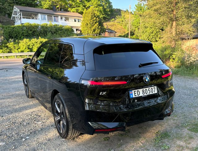 2022 BMW IX XDRIVE 40 - 27