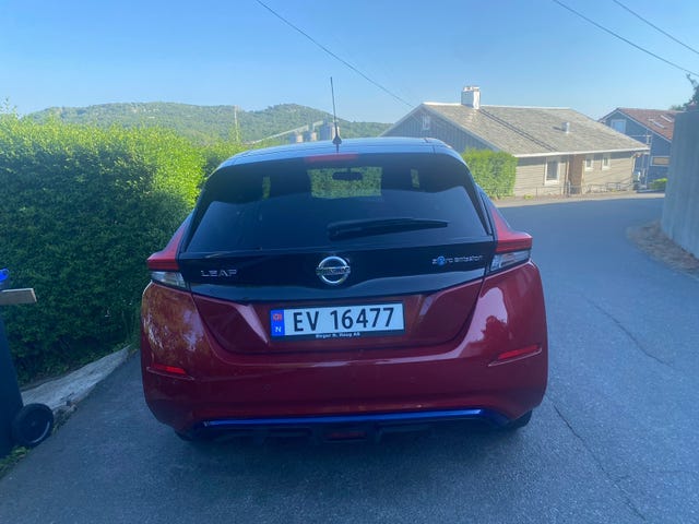 SJNFAAZE1U0025981 2018 NISSAN LEAF-2