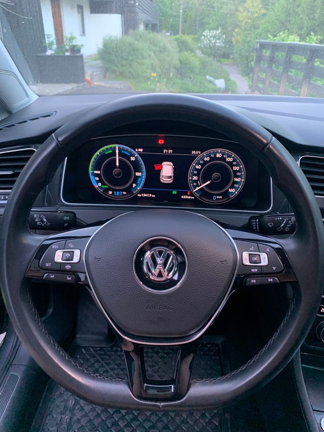 2019 VOLKSWAGEN GOLF - 8