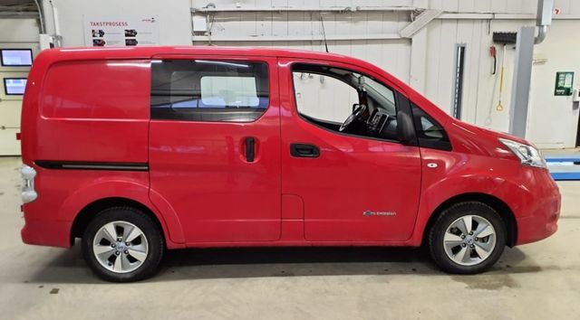 VSKYAAME0U0518829 2018 NISSAN E-NV200-2