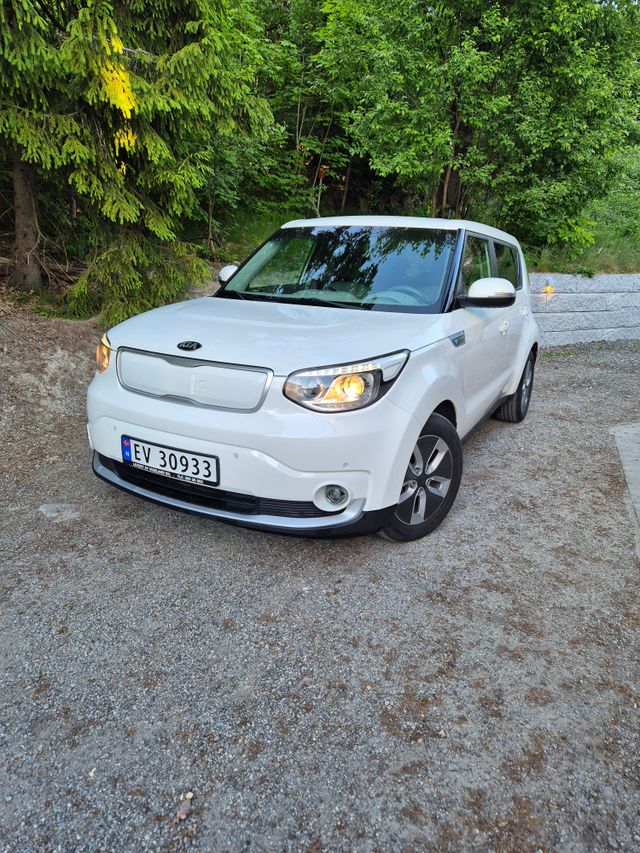 KNAJX81EFK7039858 2019 KIA SOUL-0