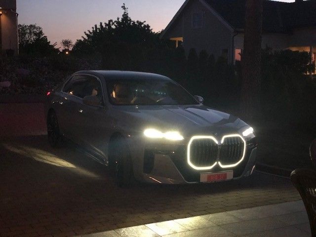 2023 BMW I7 - 1