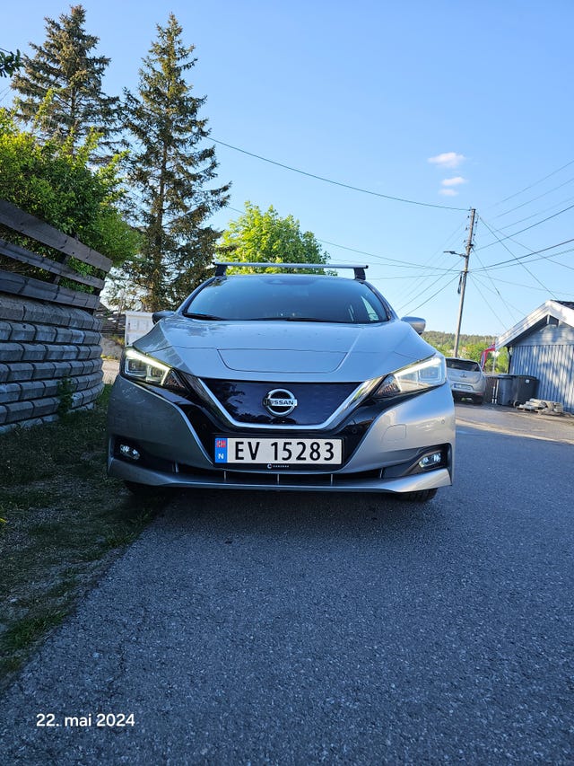 SJNFAAZE1U0024143 2018 NISSAN LEAF-1