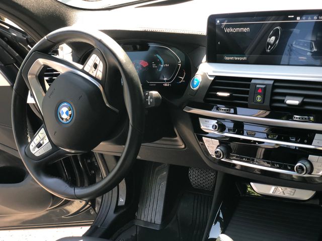 2021 BMW IX3 - 10