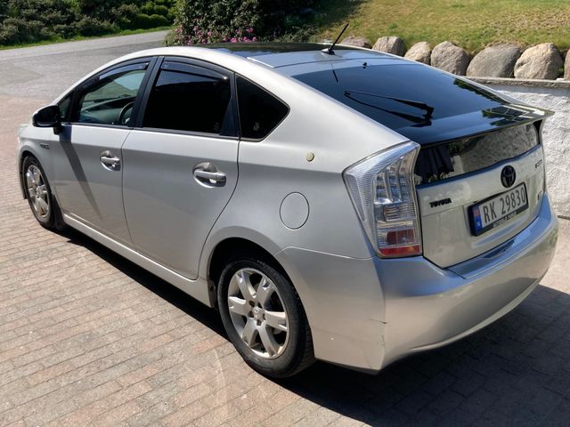 2011 TOYOTA PRIUS - 9