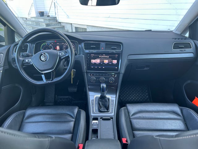 WVWZZZAUZJW903655 2018 VOLKSWAGEN GOLF-4