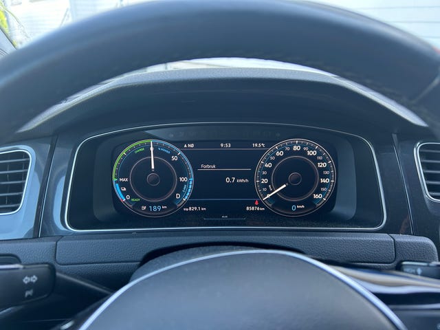 WVWZZZAUZJW903655 2018 VOLKSWAGEN GOLF-3