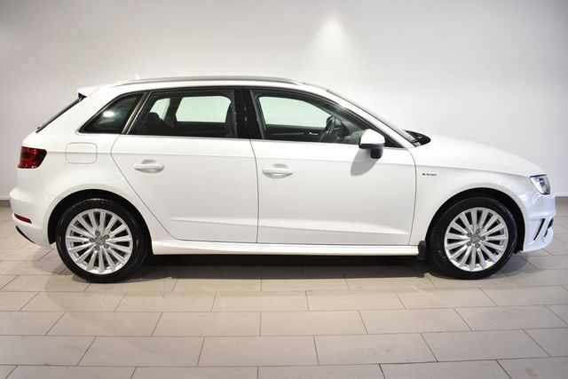 WAUZZZ8V6GA024810 2016 AUDI A3-4