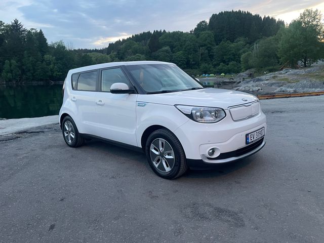 KNAJX81EFK7038009 2019 KIA SOUL-2