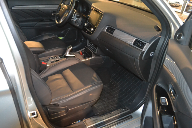 2020 MITSUBISHI OUTLANDER - 14
