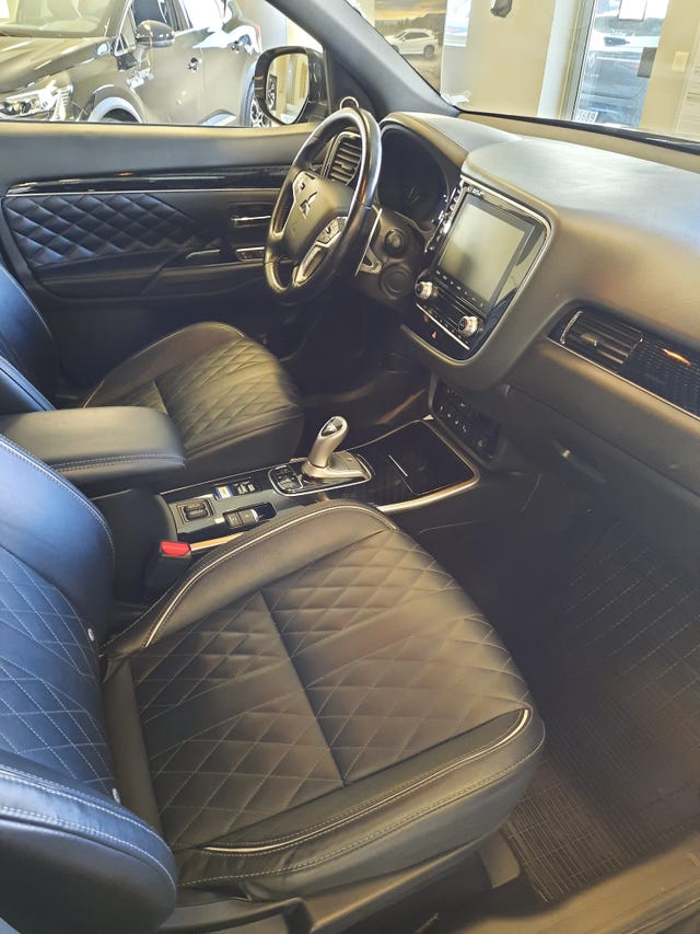 2020 MITSUBISHI OUTLANDER - 9