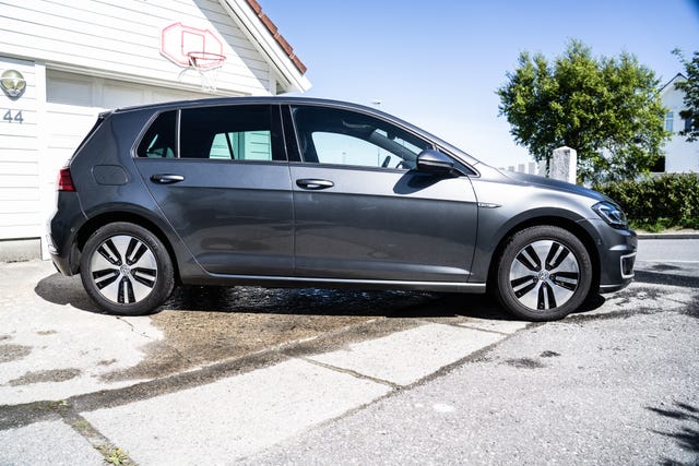 WVWZZZAUZJ8904625 2018 VOLKSWAGEN GOLF-1