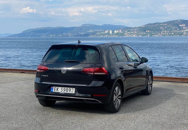 WVWZZZAUZJW903664 2018 VOLKSWAGEN GOLF-4