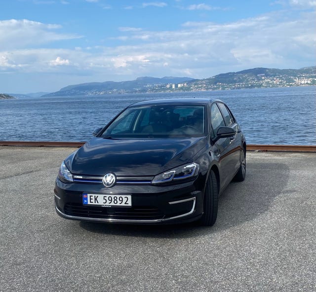 WVWZZZAUZJW903664 2018 VOLKSWAGEN GOLF-3