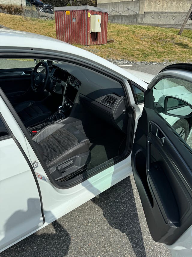 WVWZZZAUZJ8902697 2018 VOLKSWAGEN GOLF-2