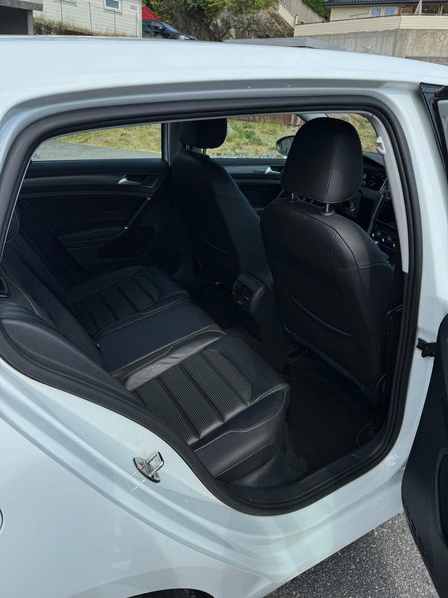WVWZZZAUZJ8902697 2018 VOLKSWAGEN GOLF-4