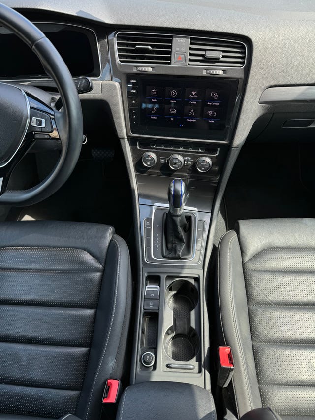 WVWZZZAUZJ8902697 2018 VOLKSWAGEN GOLF-3