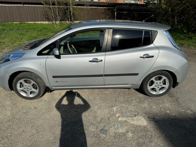 2012 NISSAN LEAF - 5