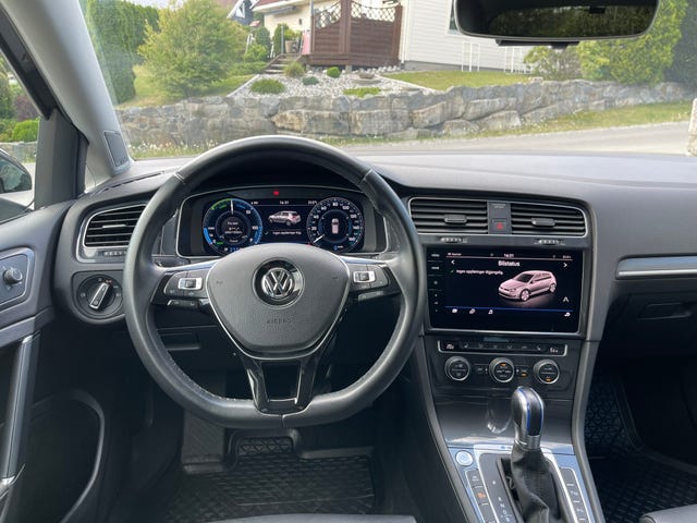 2019 VOLKSWAGEN GOLF - 30