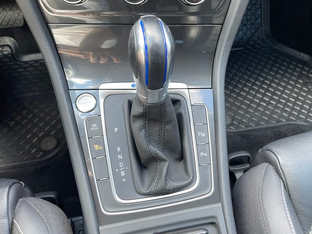 2019 VOLKSWAGEN GOLF - 21