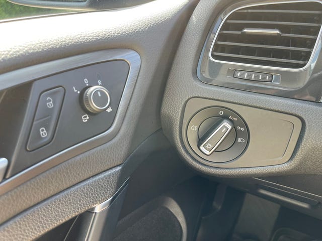 2019 VOLKSWAGEN GOLF - 27