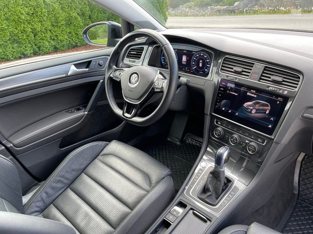 2019 VOLKSWAGEN GOLF - 31