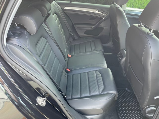 2019 VOLKSWAGEN GOLF - 16