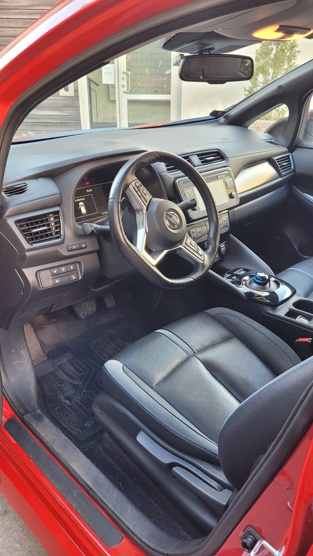 2018 NISSAN LEAF - 8