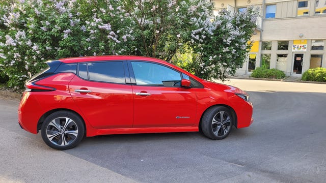 2018 NISSAN LEAF - 16