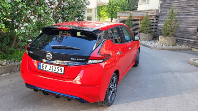 2018 NISSAN LEAF - 15