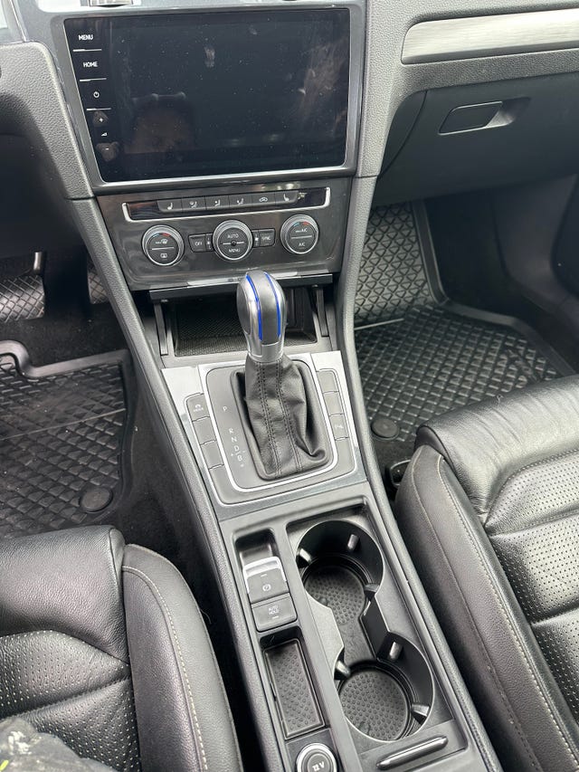 2019 VOLKSWAGEN GOLF - 20