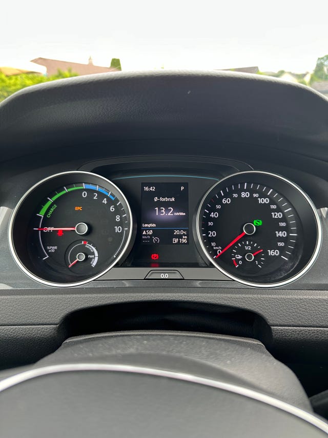 2019 VOLKSWAGEN GOLF - 23