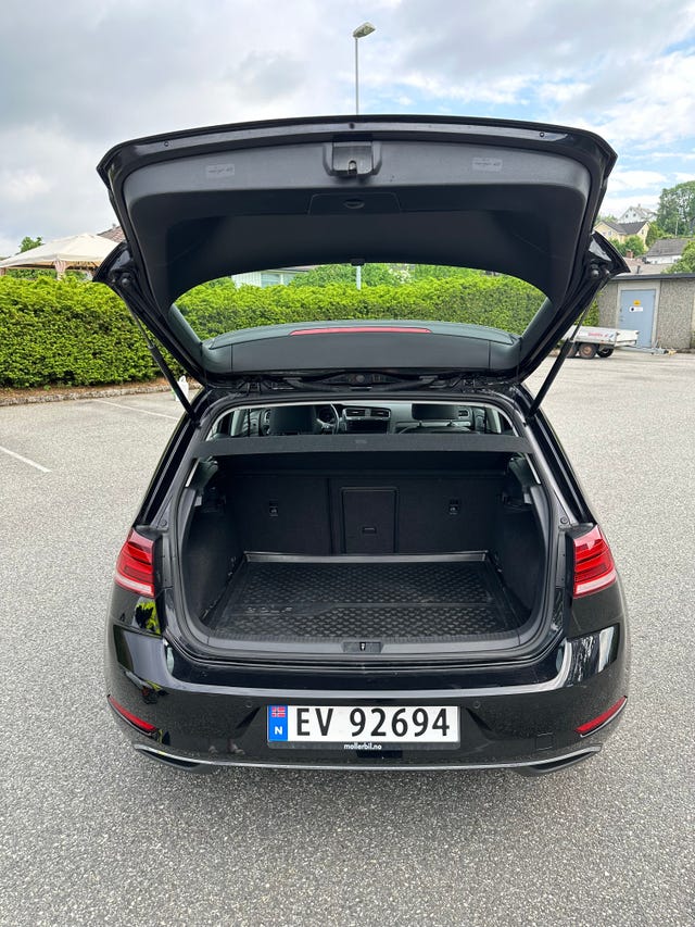2019 VOLKSWAGEN GOLF - 30
