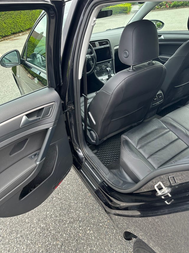 2019 VOLKSWAGEN GOLF - 24