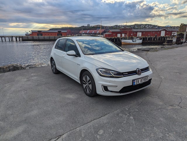 WVWZZZAUZJ8906168 2018 VOLKSWAGEN GOLF-1