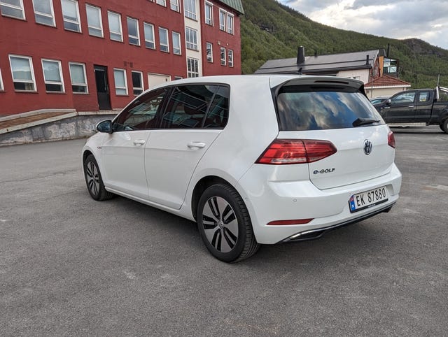WVWZZZAUZJ8906168 2018 VOLKSWAGEN GOLF-3