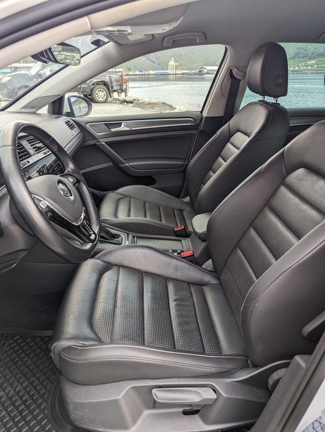 WVWZZZAUZJ8906168 2018 VOLKSWAGEN GOLF-4