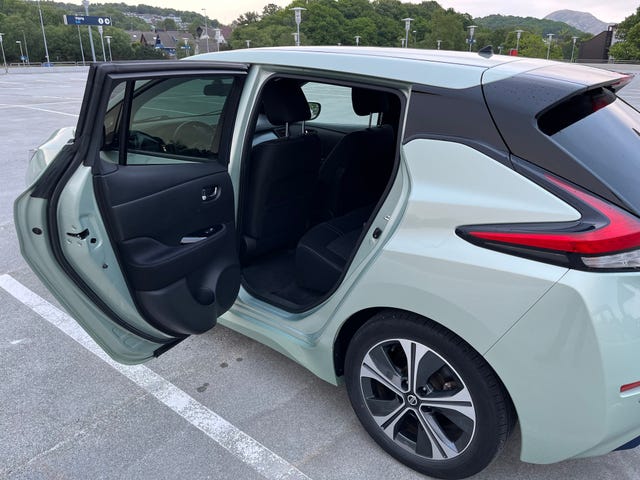 2018 NISSAN LEAF - 10