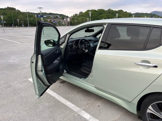 SJNFAAZE1U0007614 2018 NISSAN LEAF-1