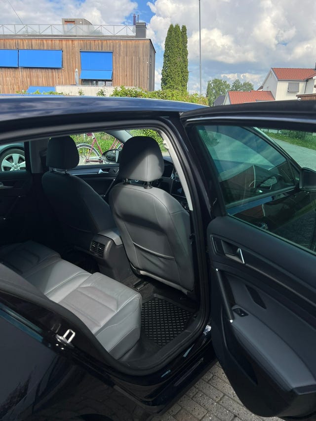 2019 VOLKSWAGEN GOLF - 11