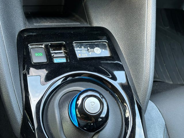 2021 NISSAN LEAF - 17