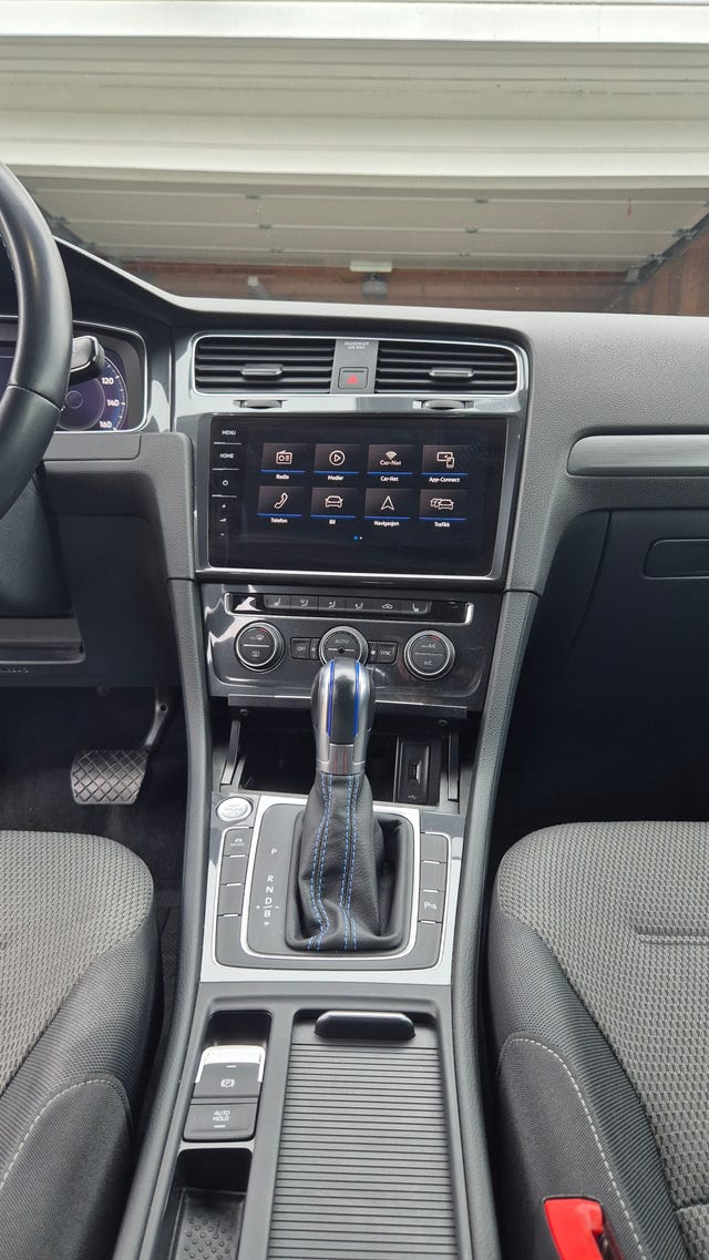 2019 VOLKSWAGEN GOLF - 14
