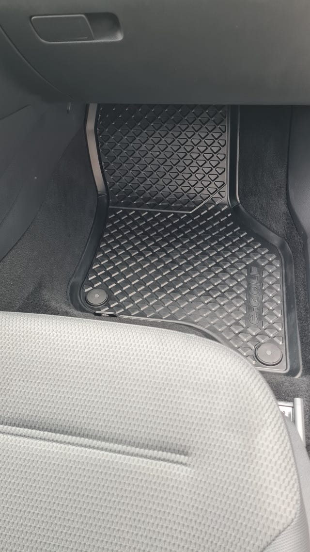 2019 VOLKSWAGEN GOLF - 34