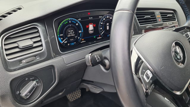 2019 VOLKSWAGEN GOLF - 32