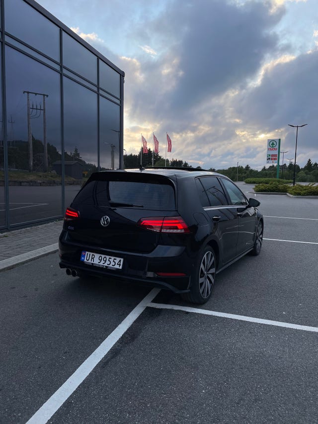 WVWZZZAUZJW804696 2018 VOLKSWAGEN GOLF-3