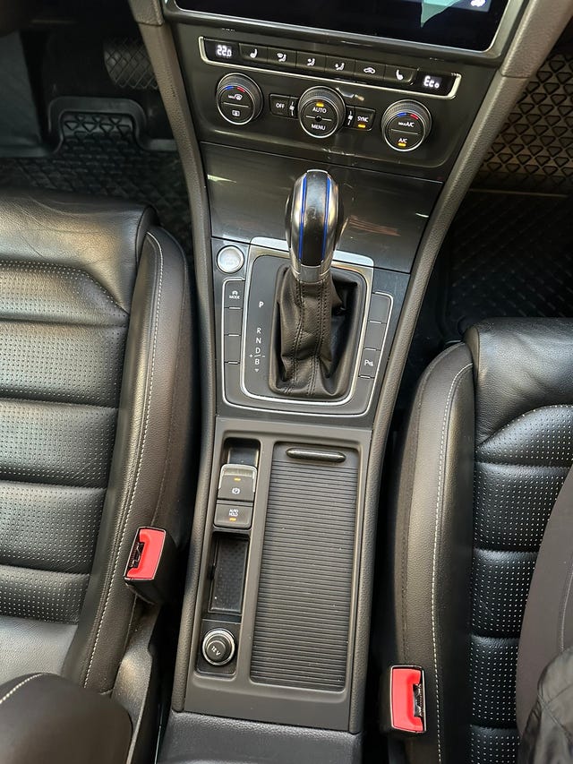 2018 VOLKSWAGEN GOLF - 16