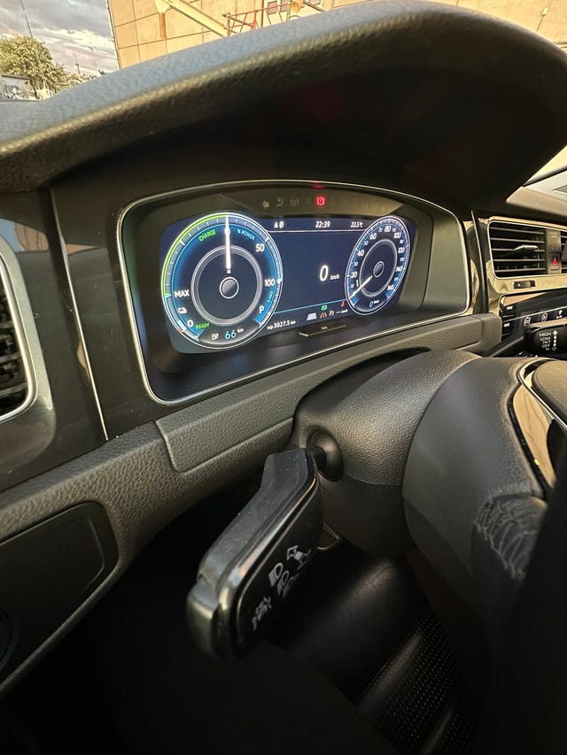 2018 VOLKSWAGEN GOLF - 18