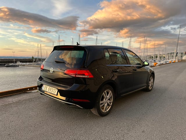 WVWZZZAUZJW907446 2018 VOLKSWAGEN GOLF-3
